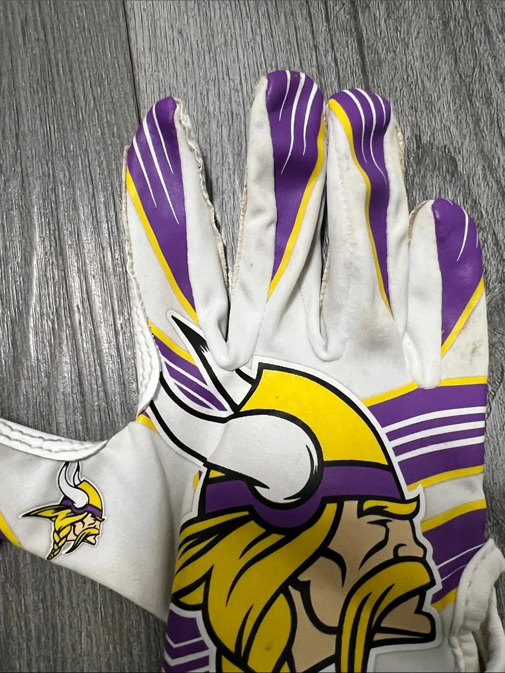 Franklin kids Minnesota Vikings football gloves- size XS